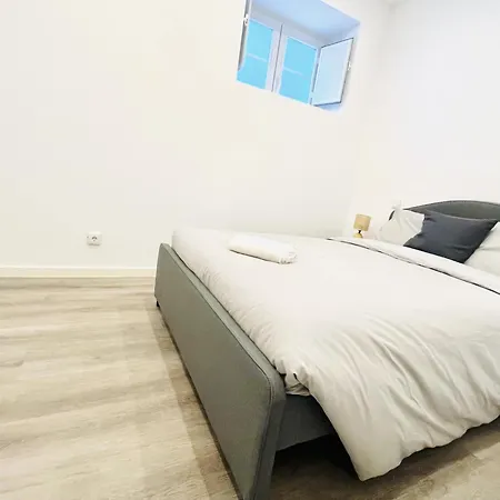 Center Apt- Two Bedroom In Martim Moniz Lissabon